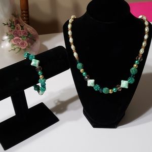 Matching Necklace and Bracelet set